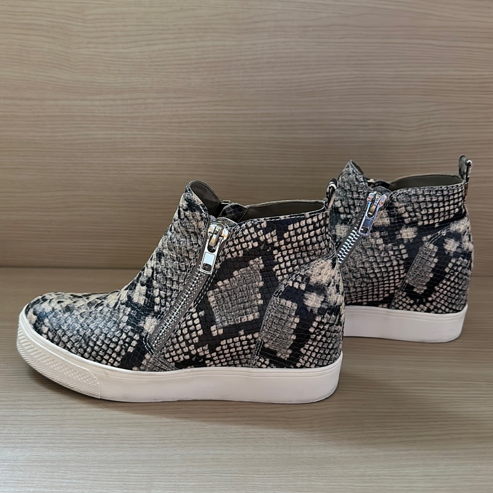 Steve Madden Snakeskin Wedgie Sneakers 7